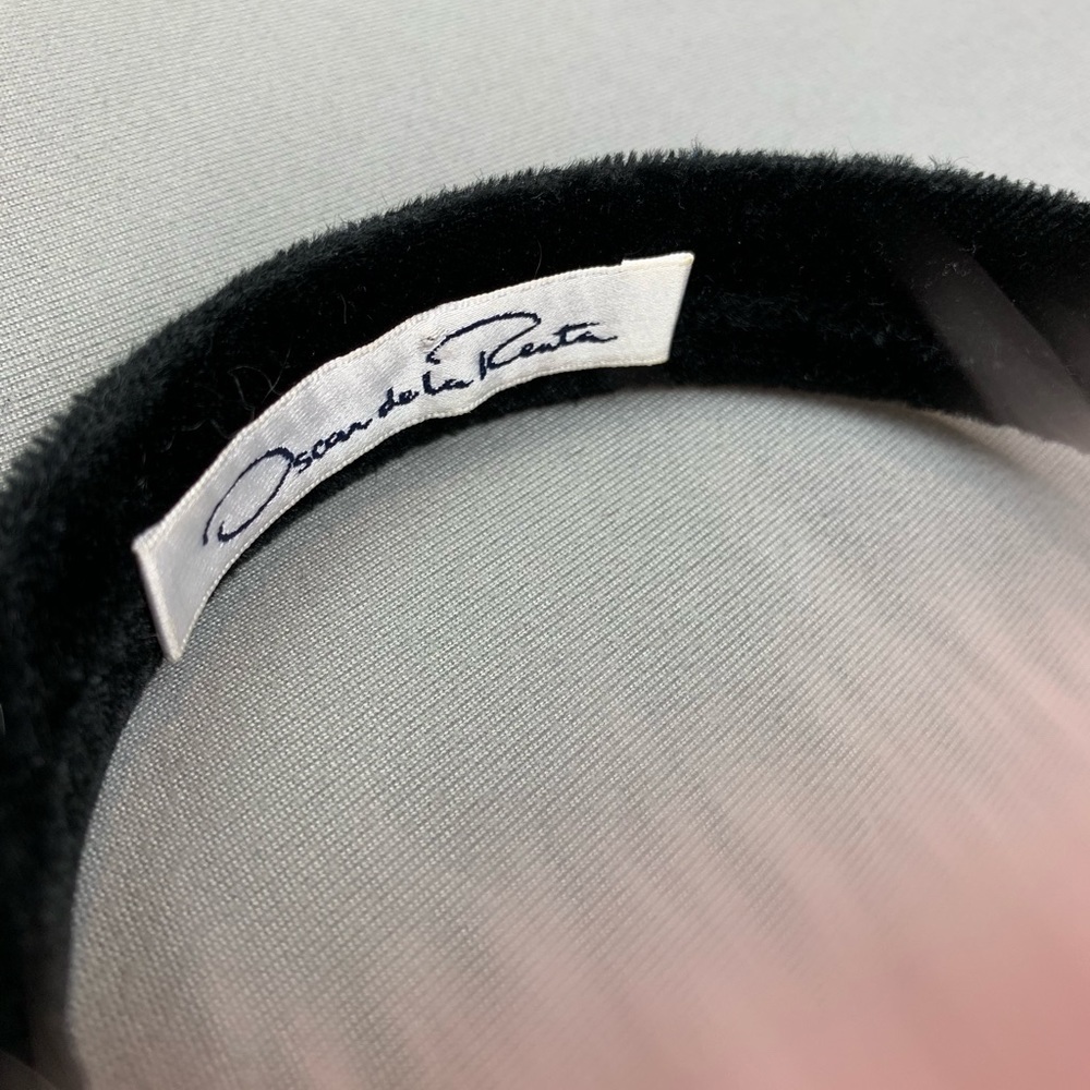 LIKE NEW!🤩Oscar de la Renta earmuffs - Picture 4 of 5
